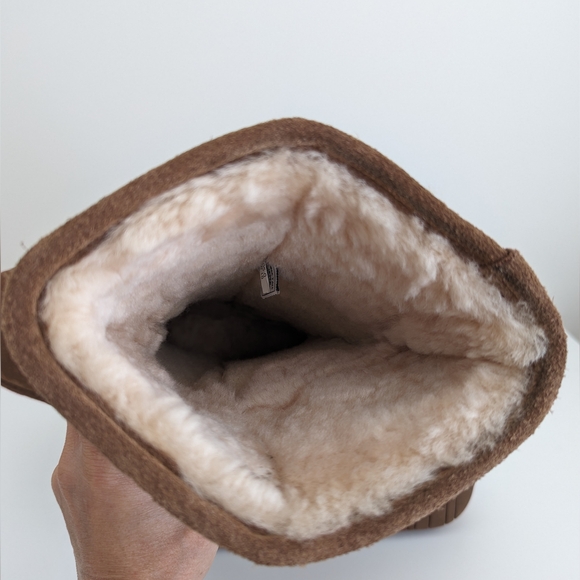 BEARPAW Emma Brown Suede Tall Boots Slip On Sheepskin Women Sz 8 Flat Heel MINT - Picture 9 of 15